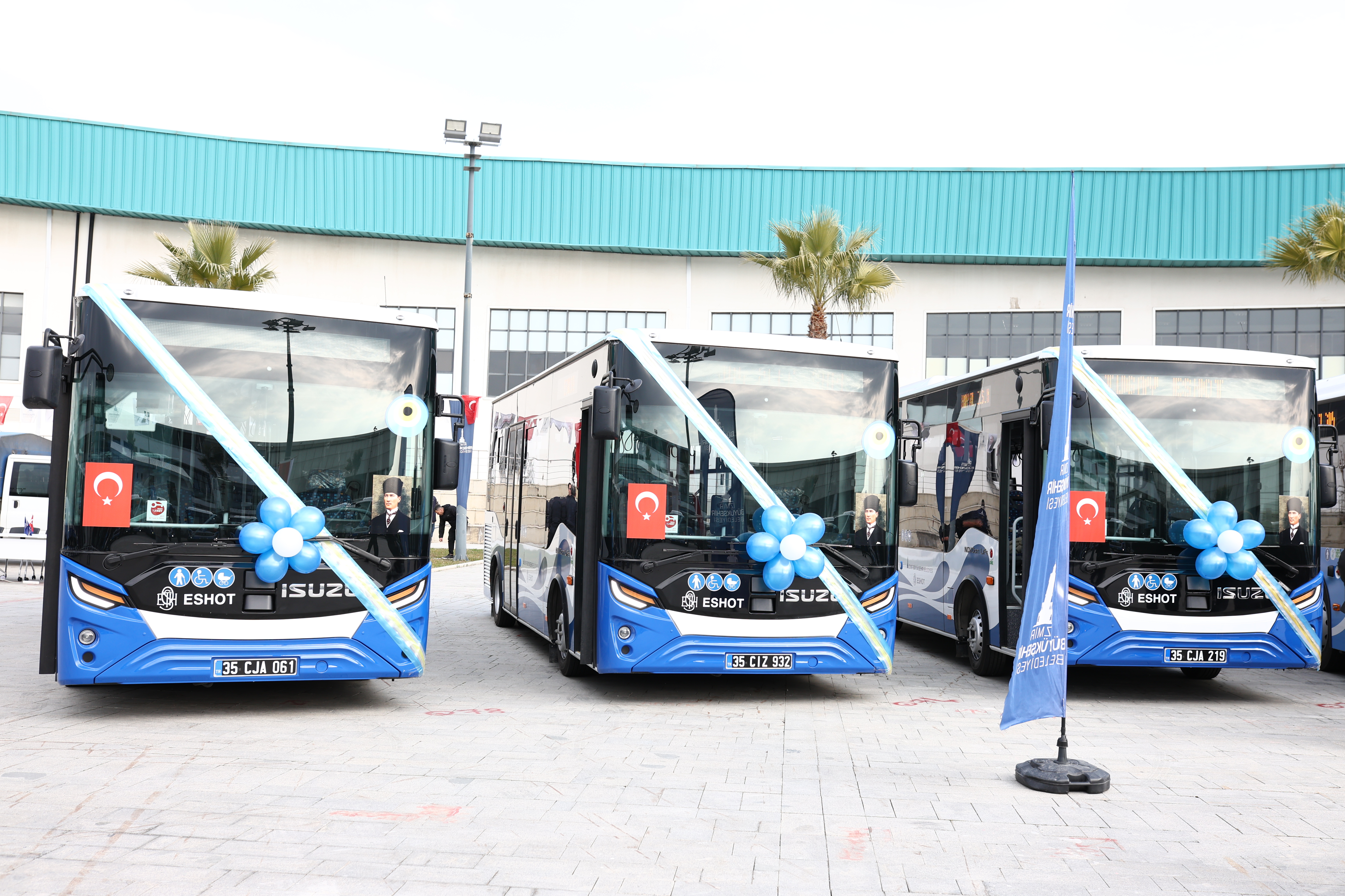 Anadolu Isuzu Delivers 20 Novociti Life  buses to Izmir Metropolitan Municipality