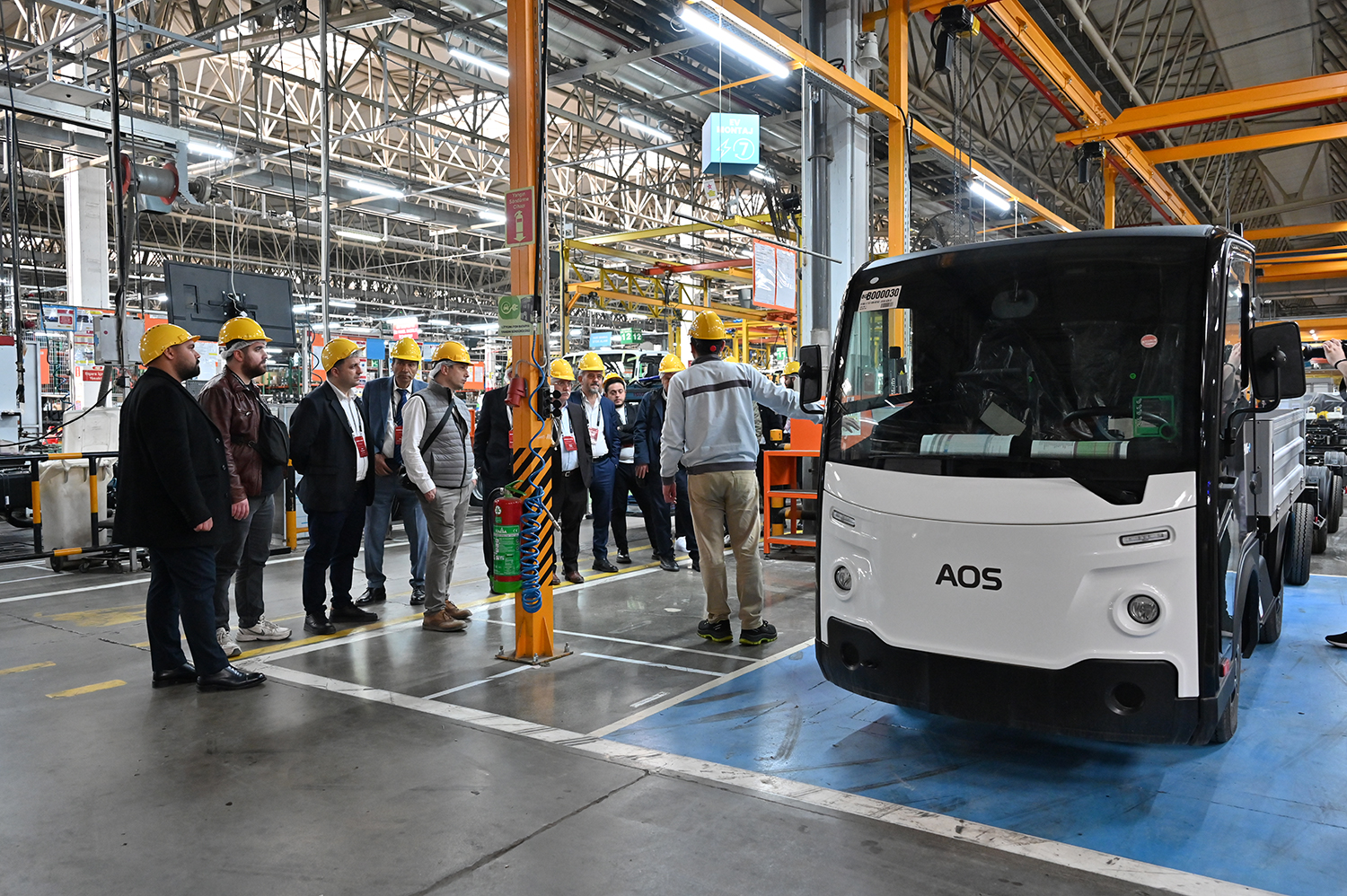 Anadolu Isuzu Üst Yapıcı İş Ortaklarıyla  Kocaeli Fabrikasında Bir Araya Geldi